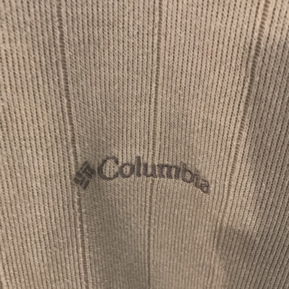 Men’s Columbia Sportswear XXL Tan long sleeve V Neck sweater 60% cotton/40 poly - Picture 3 of 5